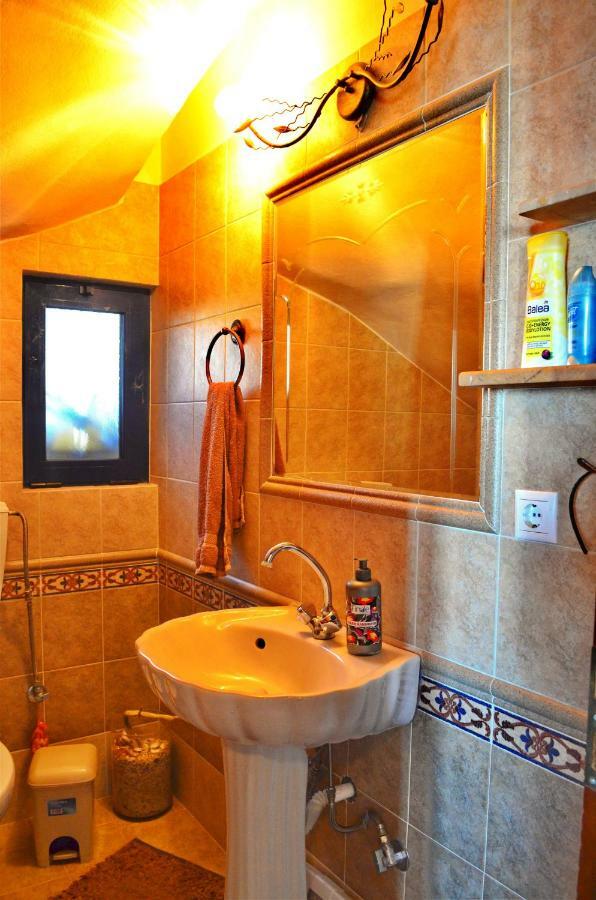 Elouthia Residence With Sea View And Hot Tub ชูสท์ซูโรส ภายนอก รูปภาพ